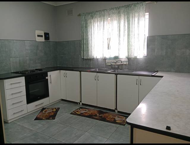 4 BEDROOM HOUSE FOR SALE IN NEWHOLME